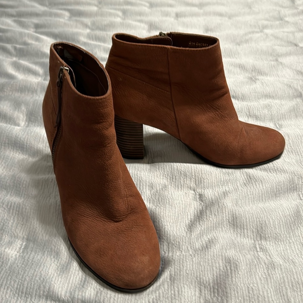 Cole Haan Davenport cognac block heel ankle boots 8